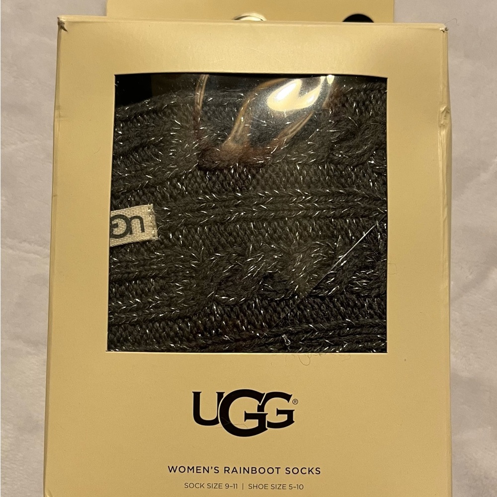 UGG women’s rain boots socks